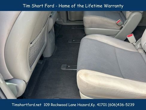 Used 2017 Kia Sedona LX image 9