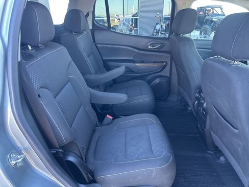 Used 2023 GMC Acadia SLE w/ Driver Convenience Package image 14