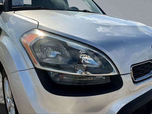 Used 2013 Kia Soul + FWD image 32