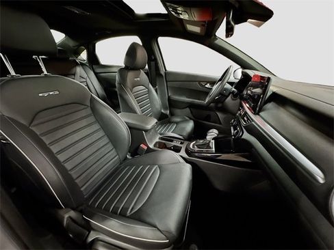 Used 2023 Kia Forte GT-Line w/ GT-Line Premium Package image 32
