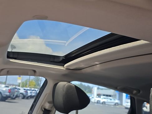 Used 2018 Honda Accord EX image 12