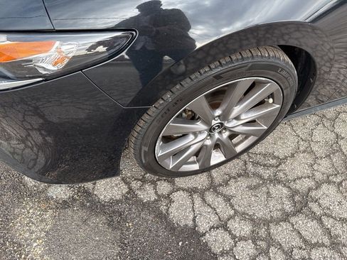 Used 2019 MAZDA MAZDA3 AWD Sedan w/ Preferred Package image 18
