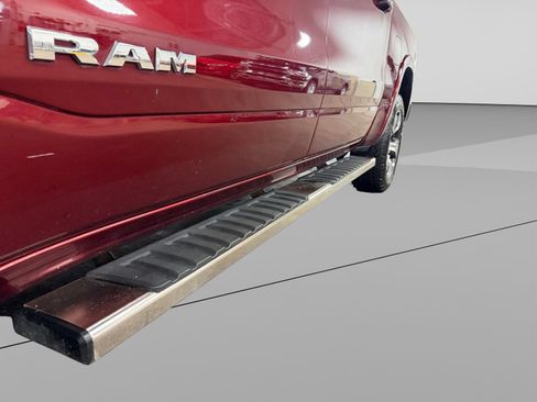 Used 2019 RAM 1500 Laramie AWD/4WD image 40