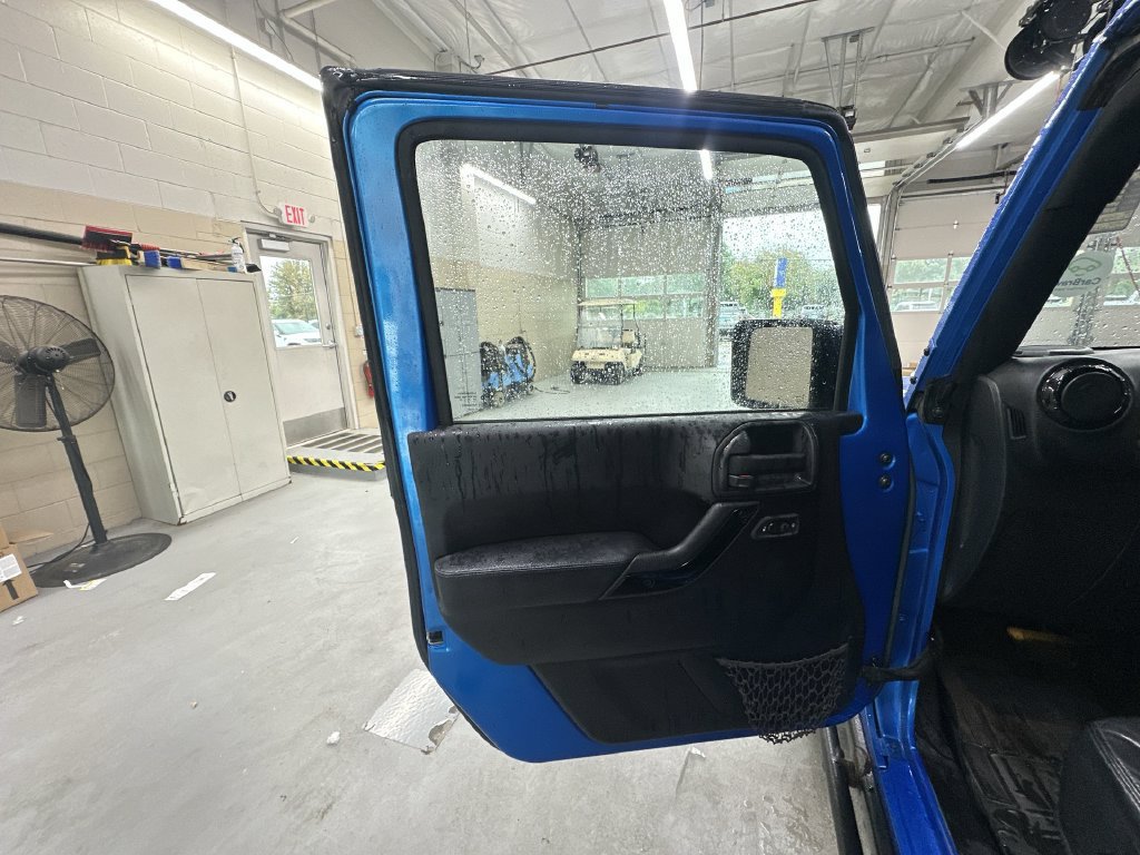 Used 2015 Jeep Wrangler Unlimited Sahara AWD/4WD image 22