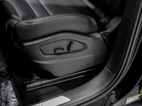 Used 2023 Porsche Cayenne image 37