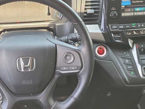 Certified 2024 Honda Odyssey EX-L image 15