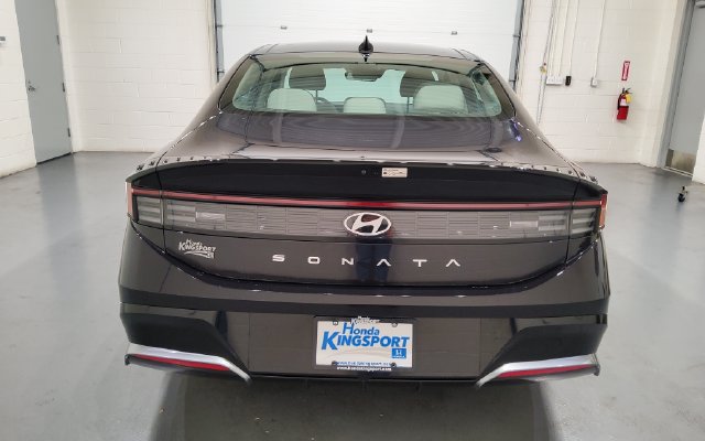 Used 2024 Hyundai Sonata SEL w/ Convenience Package FWD image 8