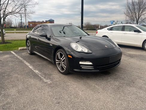 Used 2011 Porsche Panamera 4 image 2