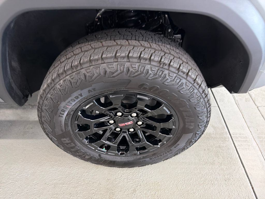 New 2026 GMC Canyon Elevation w/ Convenience Package RWD image 4