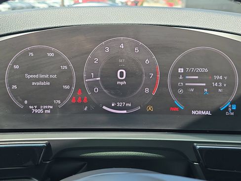 Certified 2025 Porsche Cayenne AWD/4WD image 19