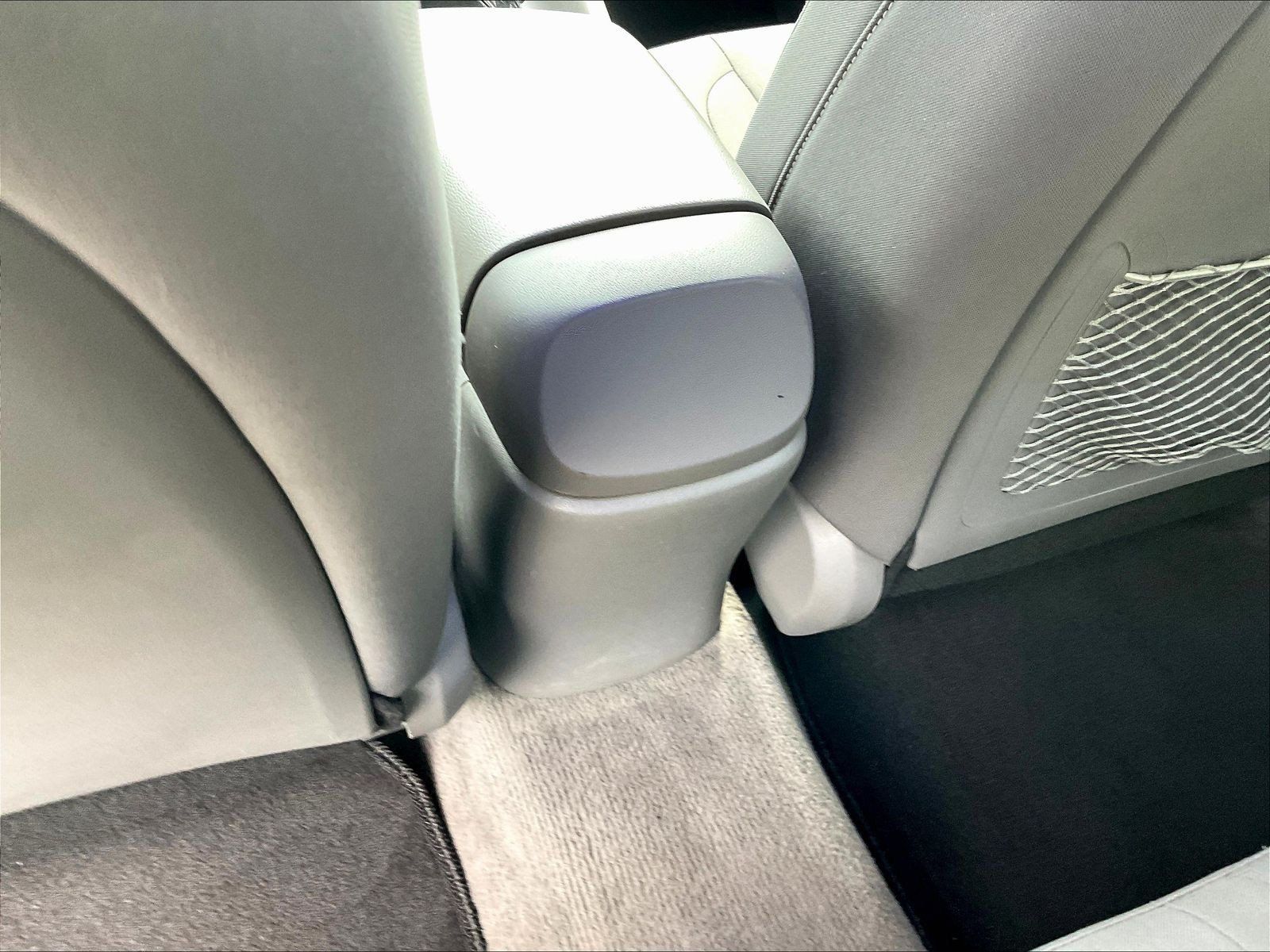 Used 2022 Hyundai Elantra SEL w/ Convenience + Premium Package FWD image 10