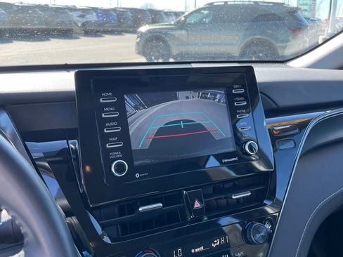 Used 2024 Toyota Camry SE image 16