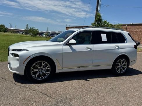 Used 2023 BMW X7 xDrive40i w/ Premium Package AWD/4WD image 3