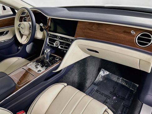 Used 2026 Bentley Flying Spur V8 AWD/4WD image 2