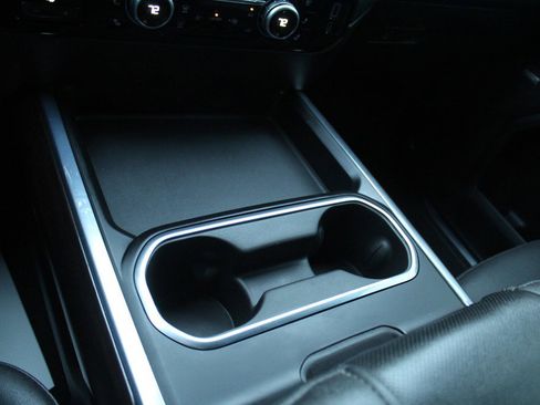 Used 2024 GMC Sierra 2500 SLT w/ SLT Convenience Package image 18