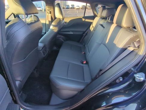 Certified 2023 Toyota Venza Nightshade image 14