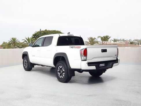 Used 2022 Toyota Tacoma TRD Off-Road w/ Technology Package AWD/4WD image 3