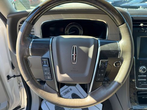 Used 2015 Lincoln Navigator 2WD image 22