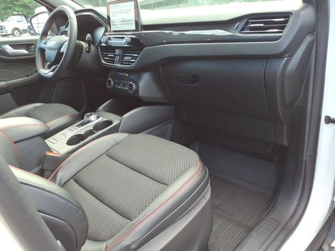 Used 2023 Ford Escape ST-Line Select AWD/4WD image 11