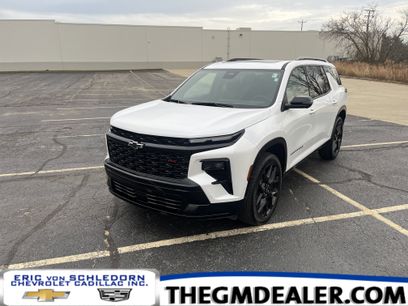 Used 2025 Chevrolet Traverse RS