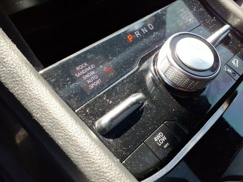 Used 2023 Jeep Grand Cherokee L Overland AWD/4WD image 9