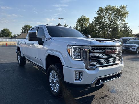 Used 2022 GMC Sierra 2500 Denali w/ Denali Ultimate Package AWD/4WD image 3