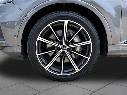 Used 2022 Audi Q7 3.0T Prestige AWD/4WD image 11