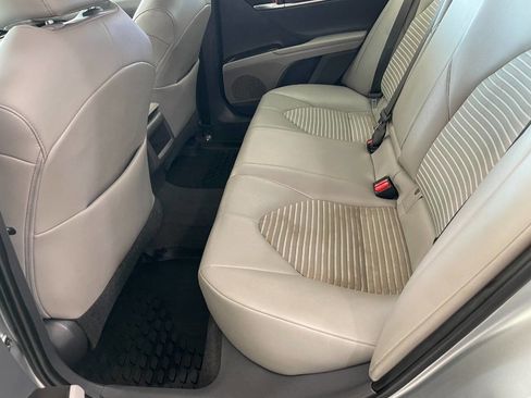 Used 2021 Toyota Camry SE image 19