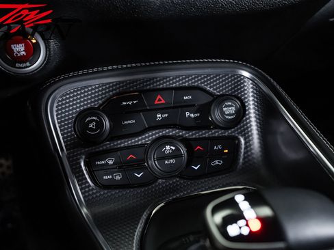 Used 2015 Dodge Challenger SRT Hellcat RWD image 37