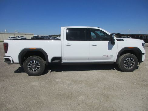 New 2026 GMC Sierra 2500 AT4 image 3