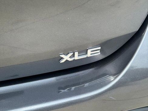 Certified 2025 Toyota Highlander XLE FWD image 14