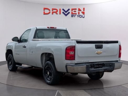 Used 2010 Chevrolet Silverado 1500 W/T RWD image 3