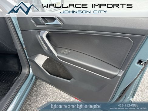 Used 2020 Volkswagen Tiguan SE w/ Panoramic Sunroof Package AWD/4WD image 37