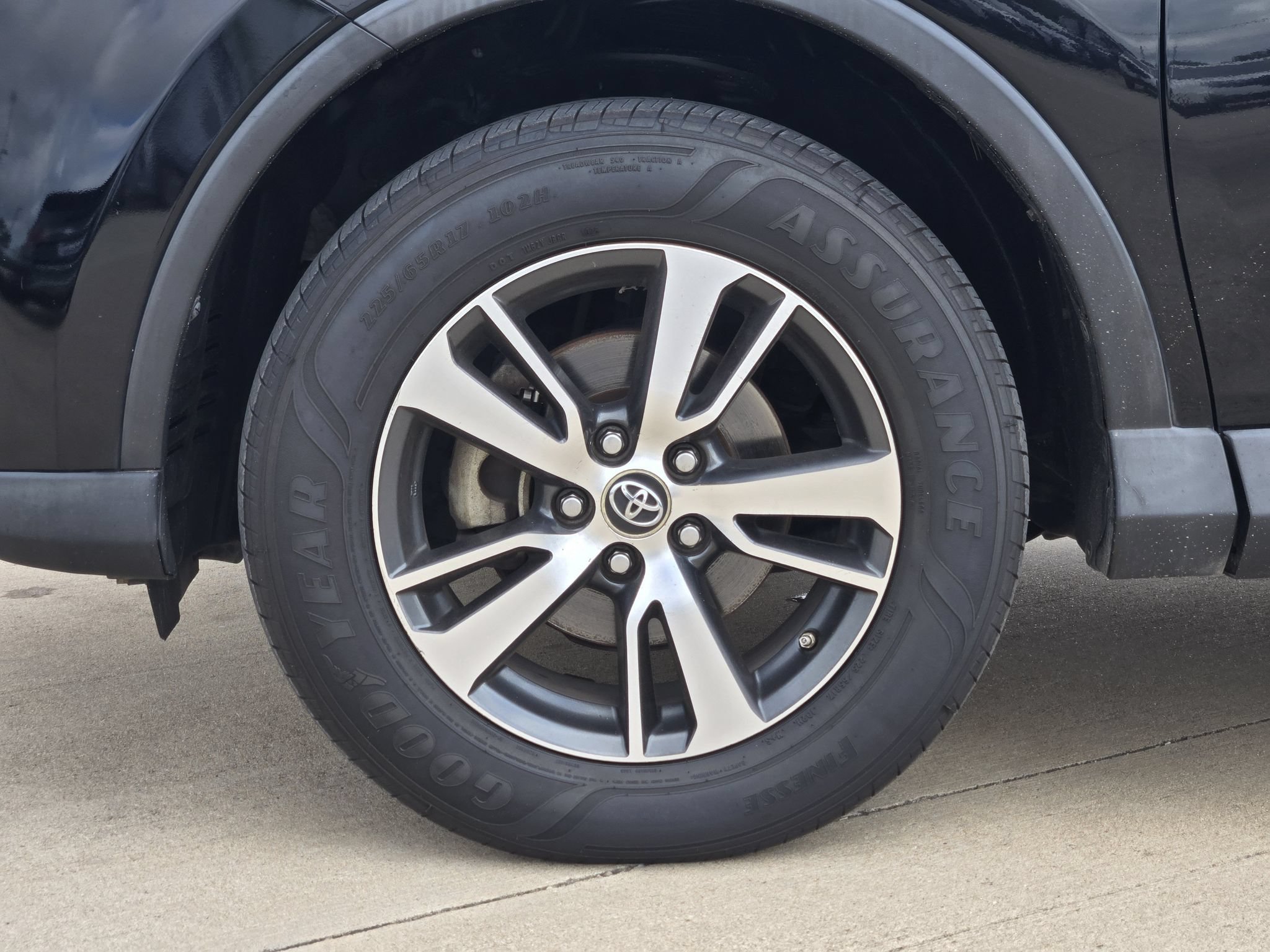 Used 2016 Toyota RAV4 XLE FWD image 11