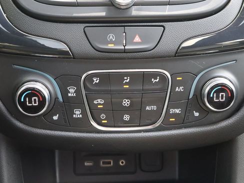 Used 2022 Chevrolet Equinox RS w/ RS Leather Package image 19