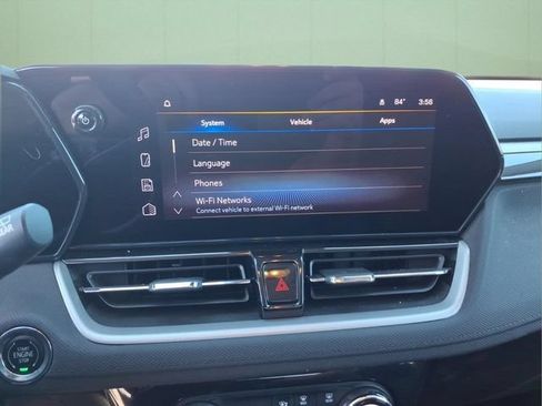 Used 2024 Chevrolet TrailBlazer LT FWD image 25