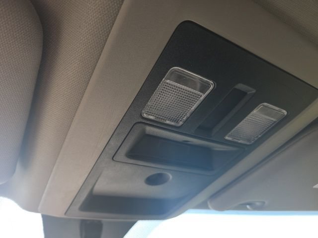 Used 2021 RAM 1500 Classic SLT AWD/4WD image 16