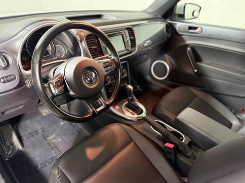 Used 2019 Volkswagen Beetle 2.0T SE FWD image 16