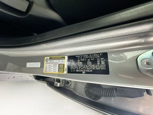 Used 2025 Kia Soul LX w/ LX Technology Package image 12