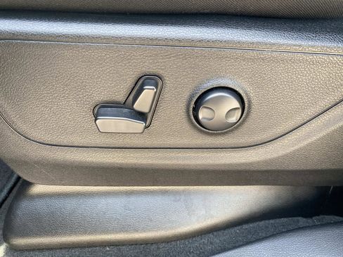 Used 2023 RAM 1500 Big Horn RWD image 24