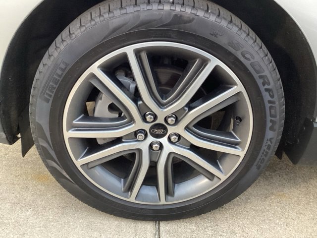 Used 2024 Ford Edge Titanium AWD/4WD image 5
