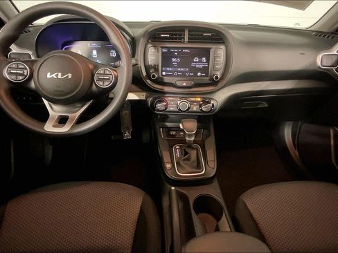 Used 2025 Kia Soul LX FWD image 15
