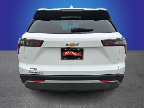 Used 2026 Chevrolet Equinox LT FWD image 5
