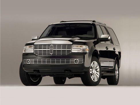 Used 2013 Lincoln Navigator 2WD w/ HD Trailer Tow Pkg image 1