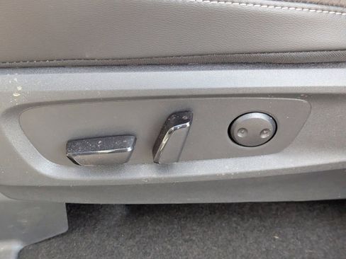 New 2025 Nissan Pathfinder SL image 13