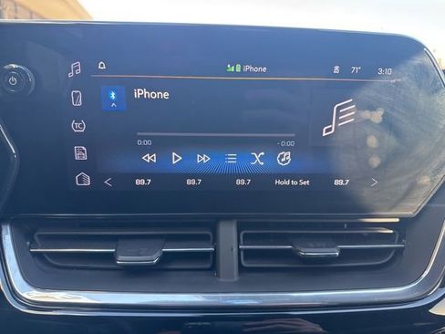 Used 2024 Chevrolet Trax RS w/ Driver Confidence Package image 4