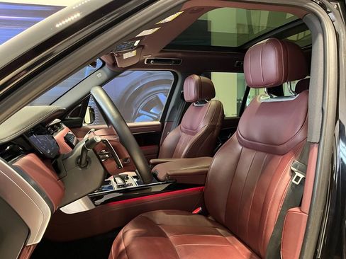 Used 2025 Land Rover Range Rover SE image 16