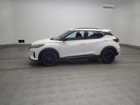 Used 2024 Nissan Kicks SR FWD image 2