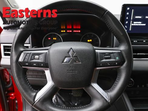 Used 2025 Mitsubishi Outlander SE AWD/4WD image 10