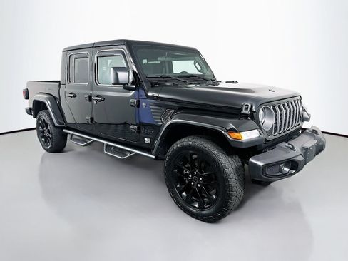 Used 2025 Jeep Gladiator Sport AWD/4WD image 1